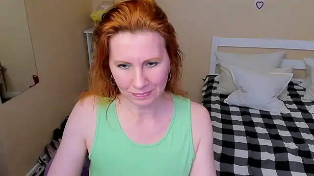 Snapshot of FoxySophia chatting on November 16, 7:29 pm FoxySophia online show from November 16, 7:29 pm