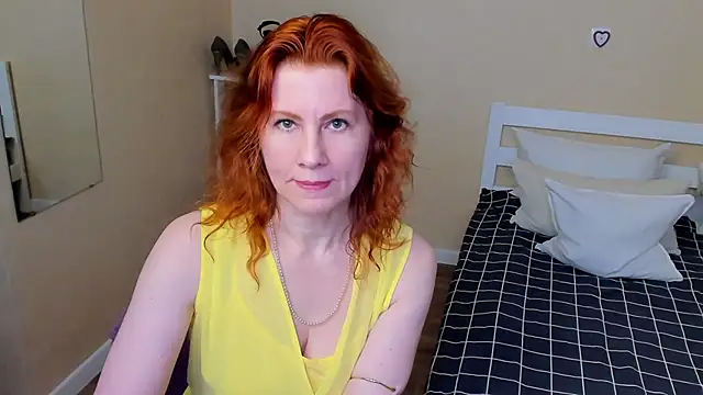 Snapshot of FoxySophia chatting on November 24, 4:45 am FoxySophia online show from November 24, 4:45 am