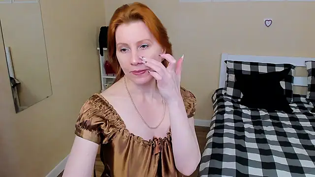 Snapshot of FoxySophia chatting on February 3, 12:21 pm FoxySophia online show from February 3, 12:21 pm