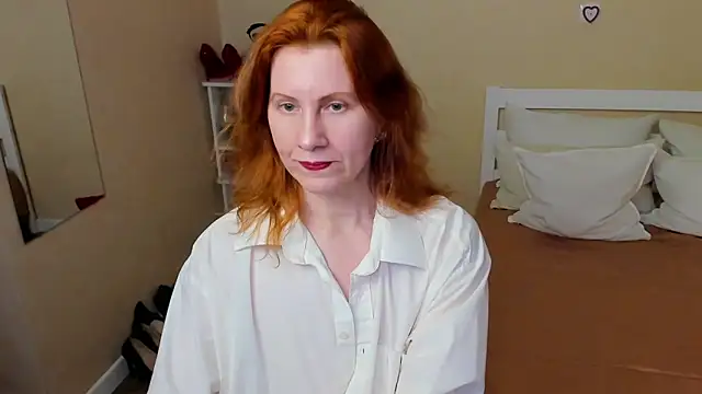 Snapshot of FoxySophia chatting on November 29, 4:56 am FoxySophia online show from November 29, 4:56 am