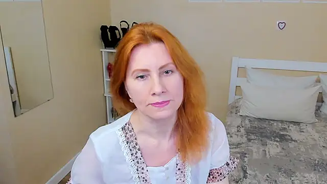 Snapshot of FoxySophia chatting on March 1, 3:17 am FoxySophia online show from March 1, 3:17 am