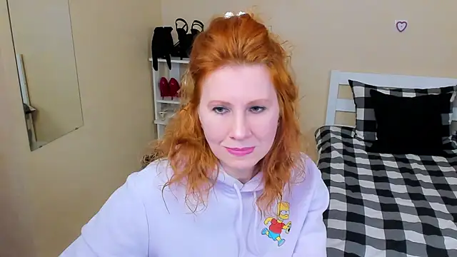 Snapshot of FoxySophia chatting on February 1, 12:03 pm FoxySophia online show from February 1, 12:03 pm