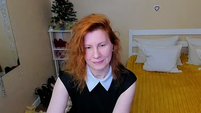 Snapshot of FoxySophia chatting on December 21, 2:52 pm FoxySophia online show from December 21, 2:52 pm