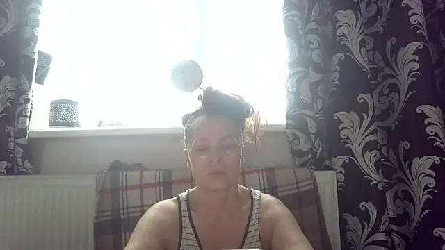 LindaStarS online show from March 26, 5:06 am