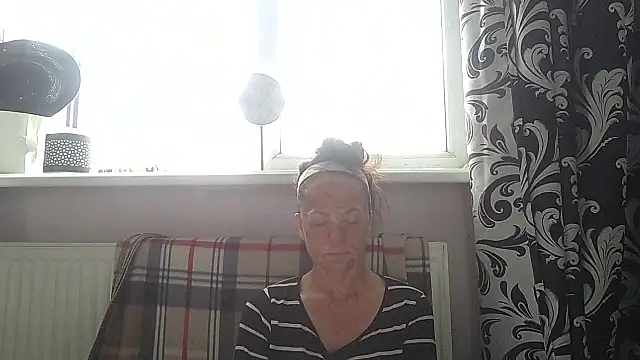 LindaStarS online show from May 8, 4:49 am