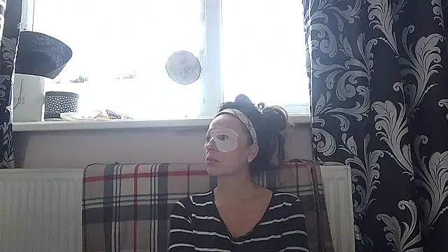 LindaStarS online show from April 19, 6:14 am