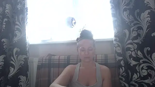 LindaStarS online show from March 14, 5:24 am