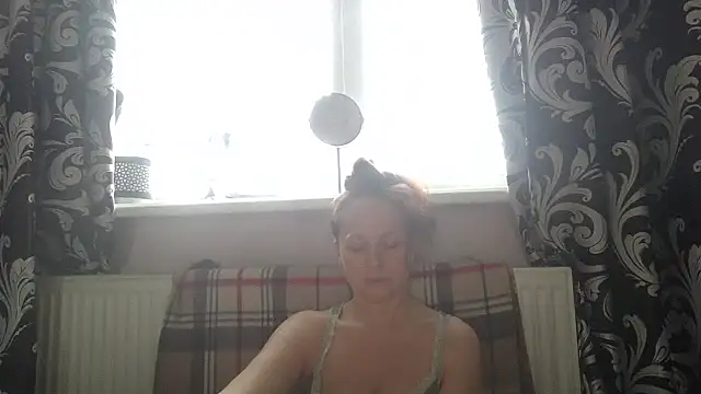 LindaStarS online show from March 20, 5:08 am