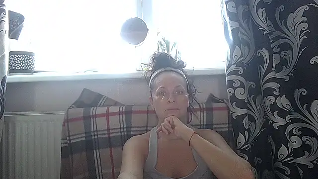 LindaStarS online show from March 12, 5:45 am