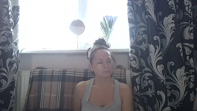 LindaStarS online show from March 8, 6:17 am