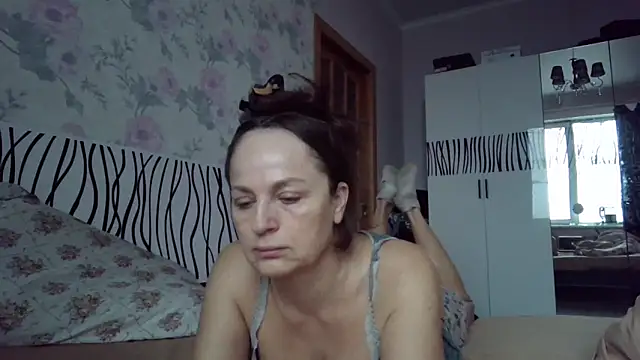 LindaStarS online show from February 6, 5:47 am