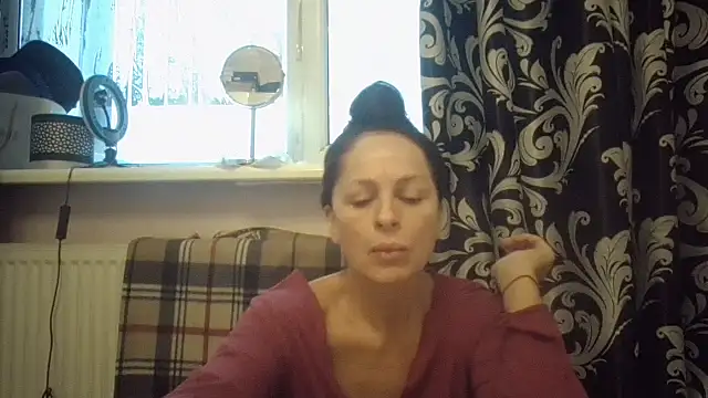 LindaStarS online show from December 21, 5:42 am