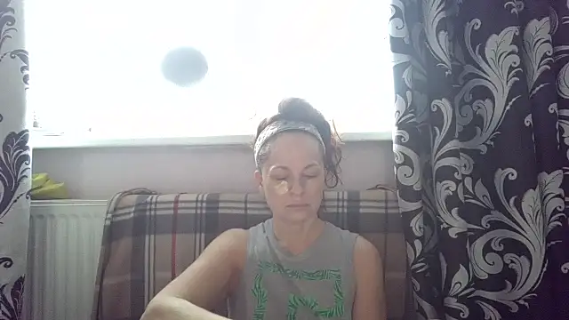 LindaStarS online show from March 5, 5:37 am