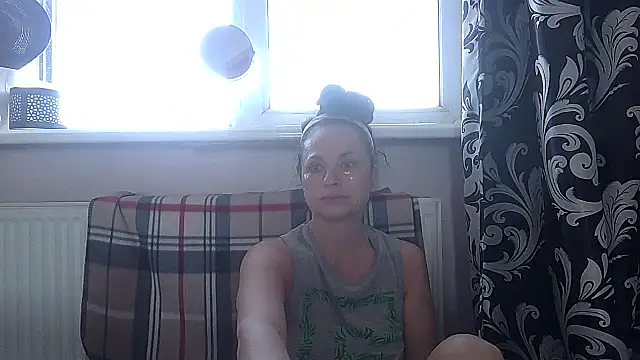 LindaStarS online show from May 29, 5:35 am