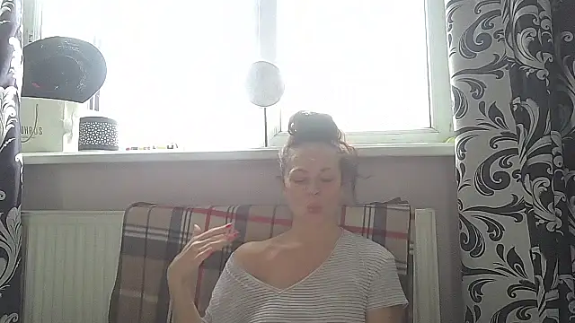 LindaStarS online show from May 10, 5:33 am