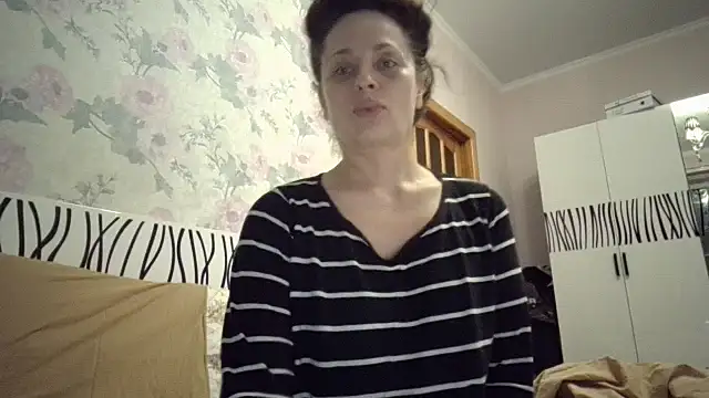 LindaStarS online show from April 16, 9:04 pm