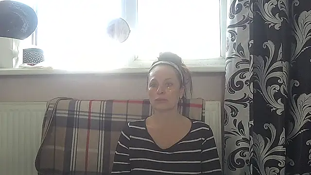 LindaStarS online show from May 3, 7:57 am