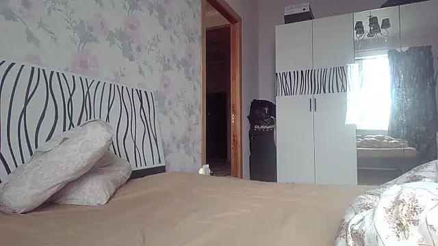 LindaStarS online show from November 10, 7:35 am