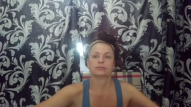 Snapshot of LindaStarS chatting on June 11, 5:59 am LindaStarS online show from June 11, 5:59 am