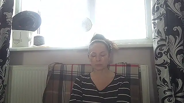 LindaStarS online show from May 4, 4:49 am