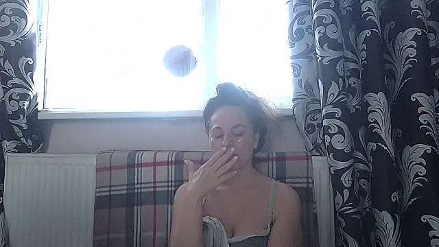 LindaStarS online show from April 7, 5:09 am