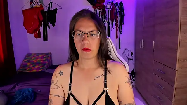 dungeongirls online show from February 24, 8:21 pm