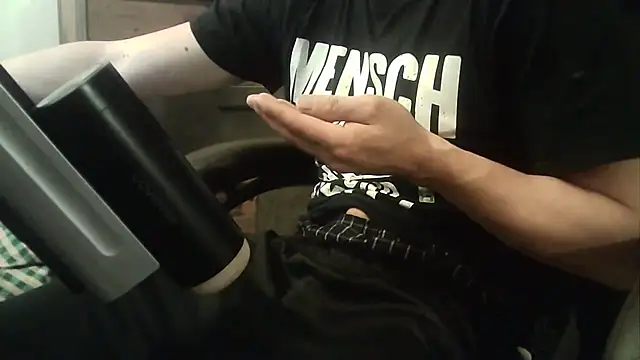 Snapshot of ShyGuyWannaTry chatting on October 7, 11:50 pm ShyGuyWannaTry online show from October 7, 11:50 pm