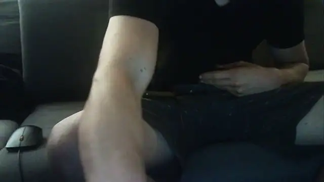 Snapshot of ShyGuyWannaTry chatting on September 11, 3:28 am ShyGuyWannaTry online show from September 11, 3:28 am