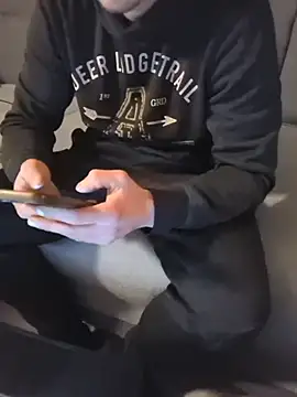 Snapshot of ShyGuyWannaTry chatting on November 11, 11:09 pm ShyGuyWannaTry online show from November 11, 11:09 pm