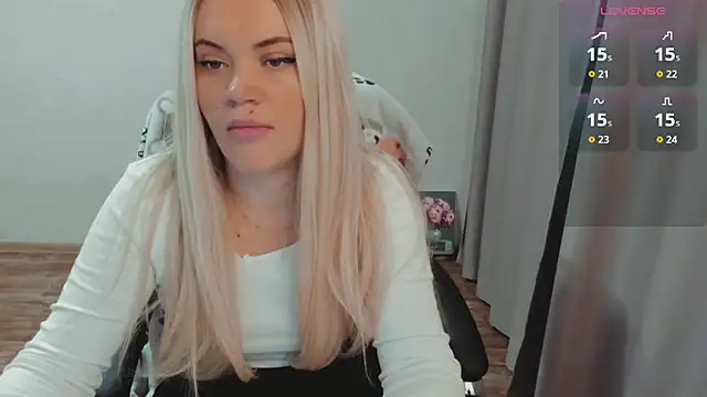 AllAboutLoveXx online show from October 31, 6:43 am