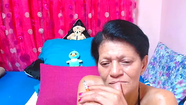 Snapshot of SLUTTYROXY chatting on February 12, 7:46 pm SLUTTYROXY online show from February 12, 7:46 pm