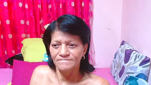 SLUTTYROXY online show from March 13, 5:01 am