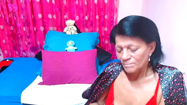 Snapshot of SLUTTYROXY chatting on February 14, 8:09 pm SLUTTYROXY online show from February 14, 8:09 pm