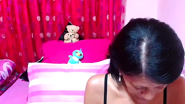 Snapshot of SLUTTYROXY chatting on November 9, 4:05 am SLUTTYROXY online show from November 9, 4:05 am