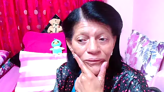 Snapshot of SLUTTYROXY chatting on November 7, 7:13 am SLUTTYROXY online show from November 7, 7:13 am