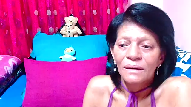 Snapshot of SLUTTYROXY chatting on October 24, 5:28 am SLUTTYROXY online show from October 24, 5:28 am