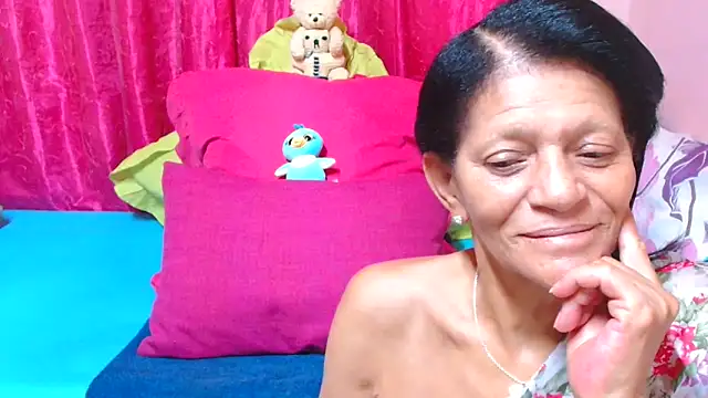 Snapshot of SLUTTYROXY chatting on February 6, 3:52 pm SLUTTYROXY online show from February 6, 3:52 pm