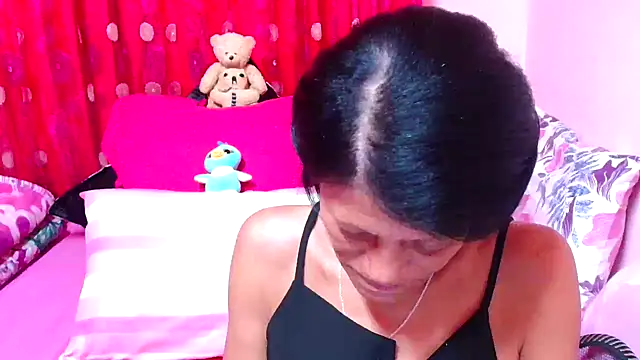 Snapshot of SLUTTYROXY chatting on November 11, 5:35 am SLUTTYROXY online show from November 11, 5:35 am