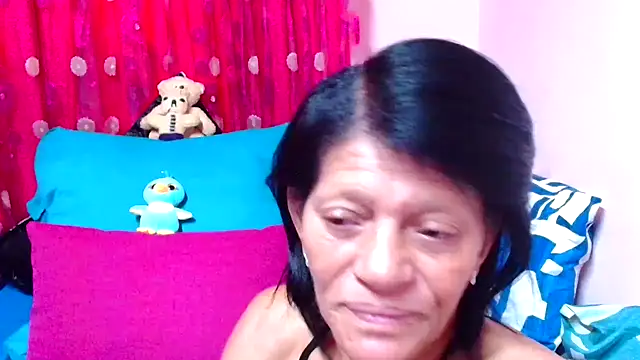 Snapshot of SLUTTYROXY chatting on October 25, 5:39 am SLUTTYROXY online show from October 25, 5:39 am