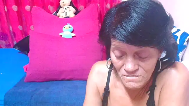 SLUTTYROXY online show from March 9, 8:45 pm