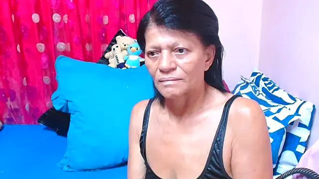 SLUTTYROXY online show from April 17, 7:55 am