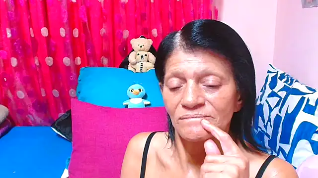 SLUTTYROXY online show from April 5, 5:52 pm