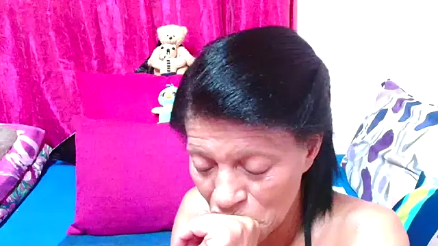 SLUTTYROXY online show from December 5, 7:12 pm