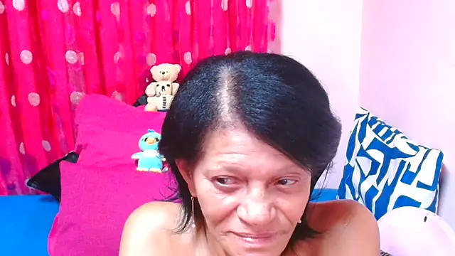 SLUTTYROXY online show from March 7, 7:30 pm