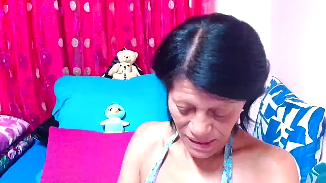 Snapshot of SLUTTYROXY chatting on October 26, 5:52 am SLUTTYROXY online show from October 26, 5:52 am