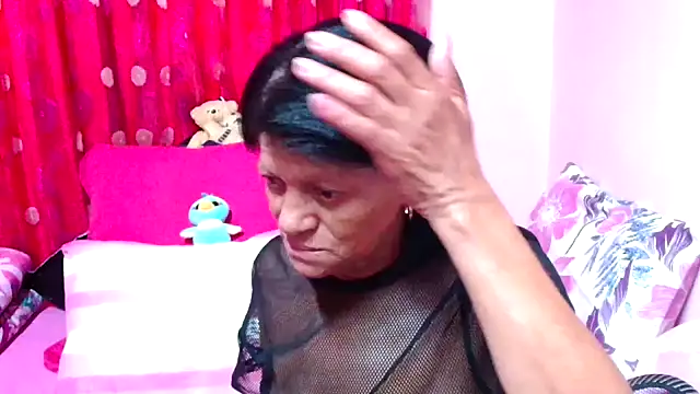 Snapshot of SLUTTYROXY chatting on November 8, 7:23 am SLUTTYROXY online show from November 8, 7:23 am