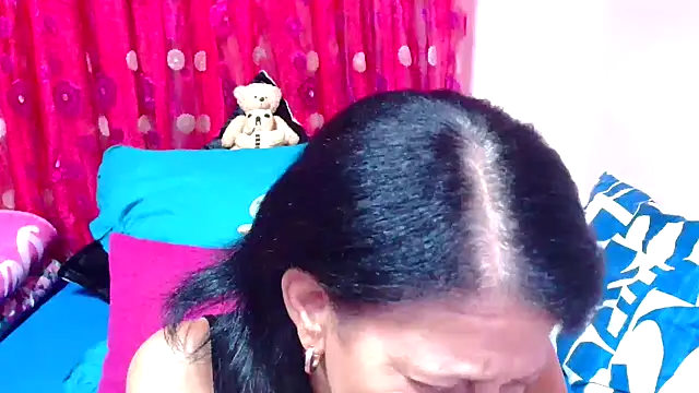 Snapshot of SLUTTYROXY chatting on November 24, 8:36 am SLUTTYROXY online show from November 24, 8:36 am