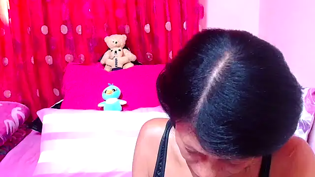 Snapshot of SLUTTYROXY chatting on November 3, 4:50 am SLUTTYROXY online show from November 3, 4:50 am