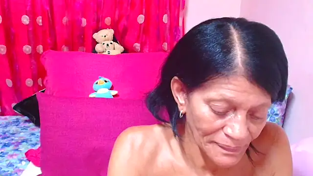 SLUTTYROXY online show from March 19, 6:35 am