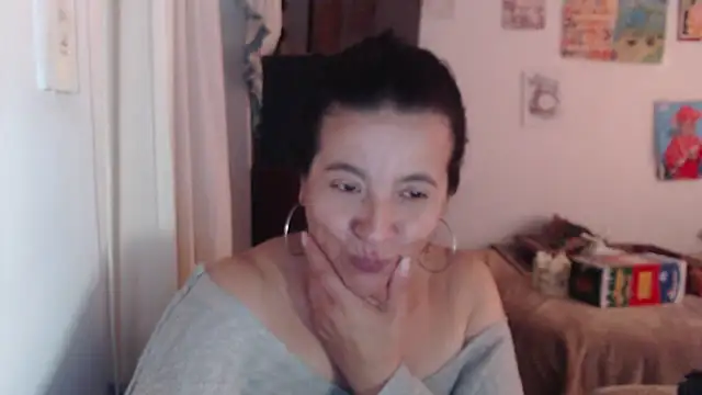 Snapshot of stefilove10 chatting on December 2, 4:52 pm stefilove10 online show from December 2, 4:52 pm